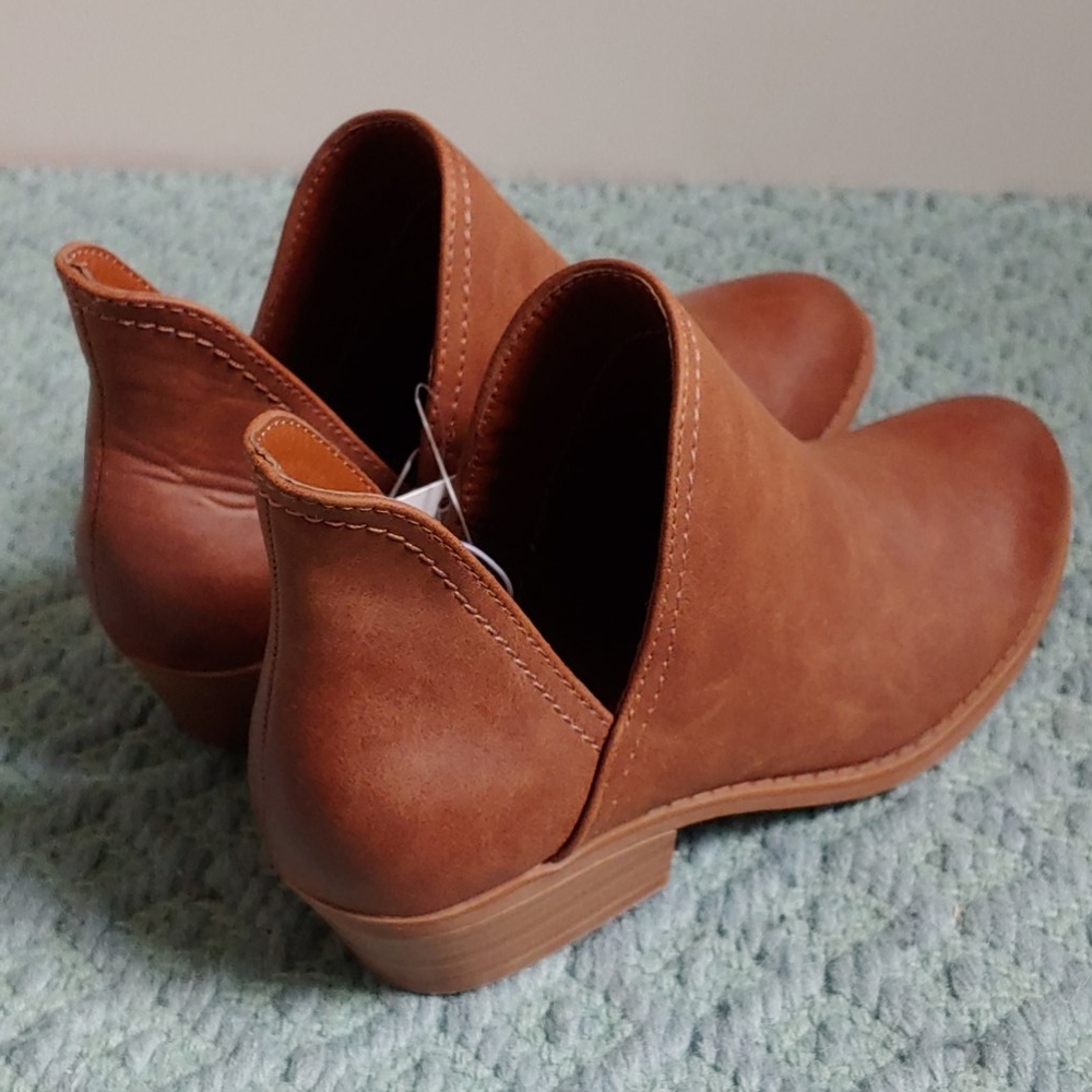 Universal Thread Booties - Picture 3 of 6